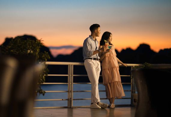 The cruise trip of overloaded joy