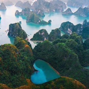 Cre: @traveldailypost 
#sealifelegendcruise #halongbay #lanhabay #beautyvietnam #beautyhalong #like4likes #likeforlikes #followforfollowback #follow4followback #like #love #sea
